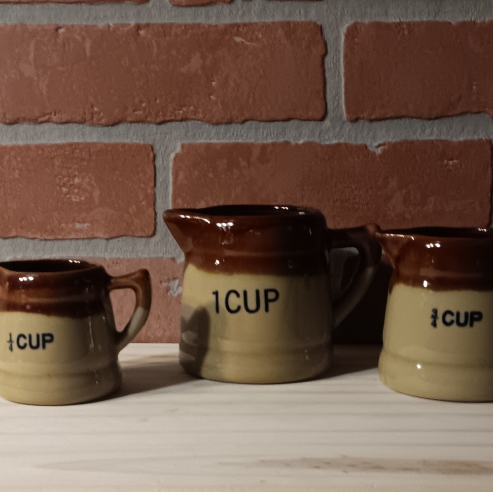 3 Piece Ceramic Measuring Cup Set - Brown and Cream Made In Taiwan